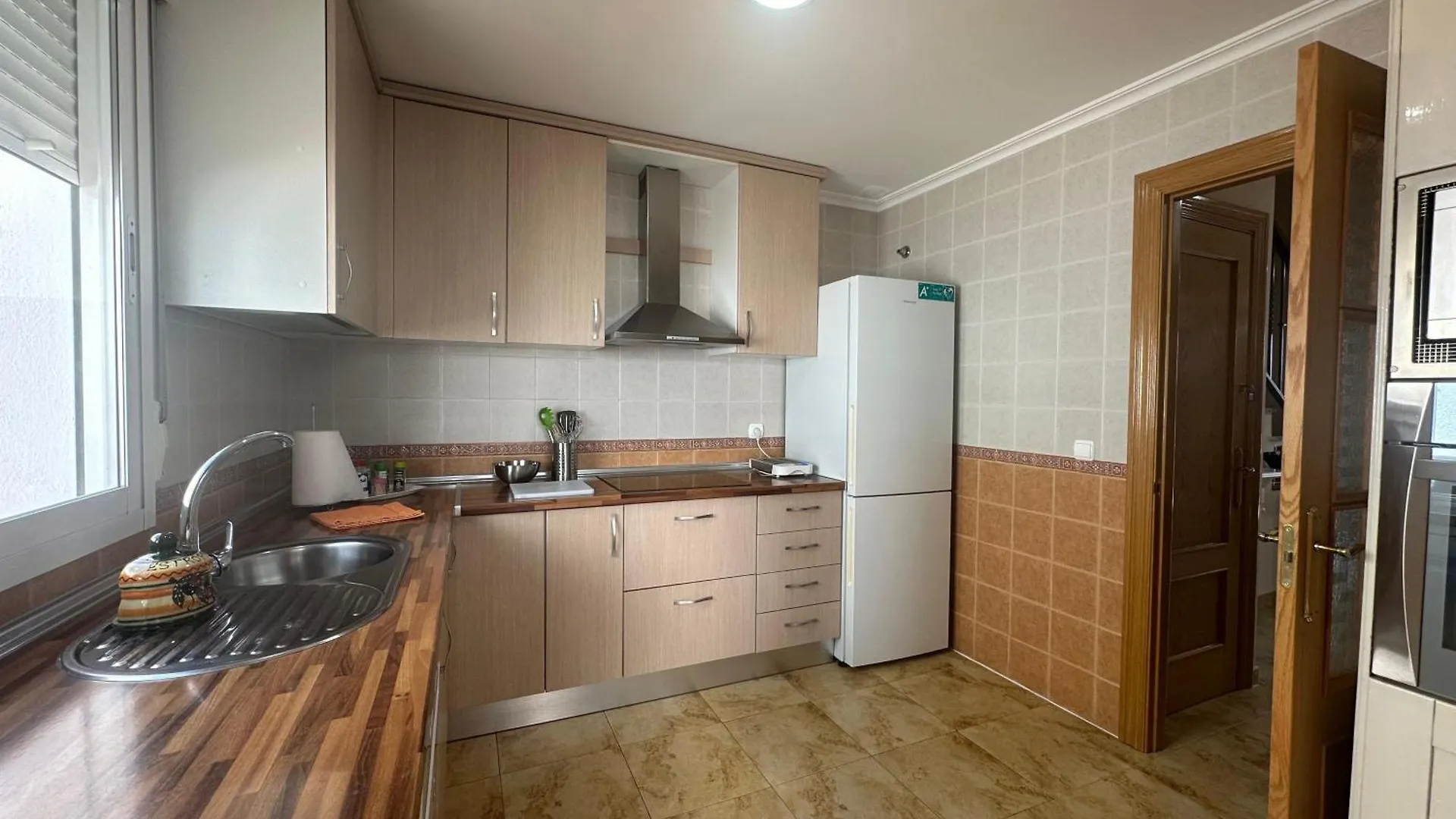 Holiday home Casa Grande De Tres Plantas Con Parking Gratis Villa Linares